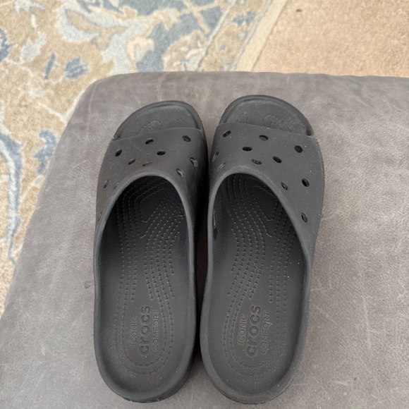 Crocs Classic Platform Sides Sandals  Black - Picture 3 of 5